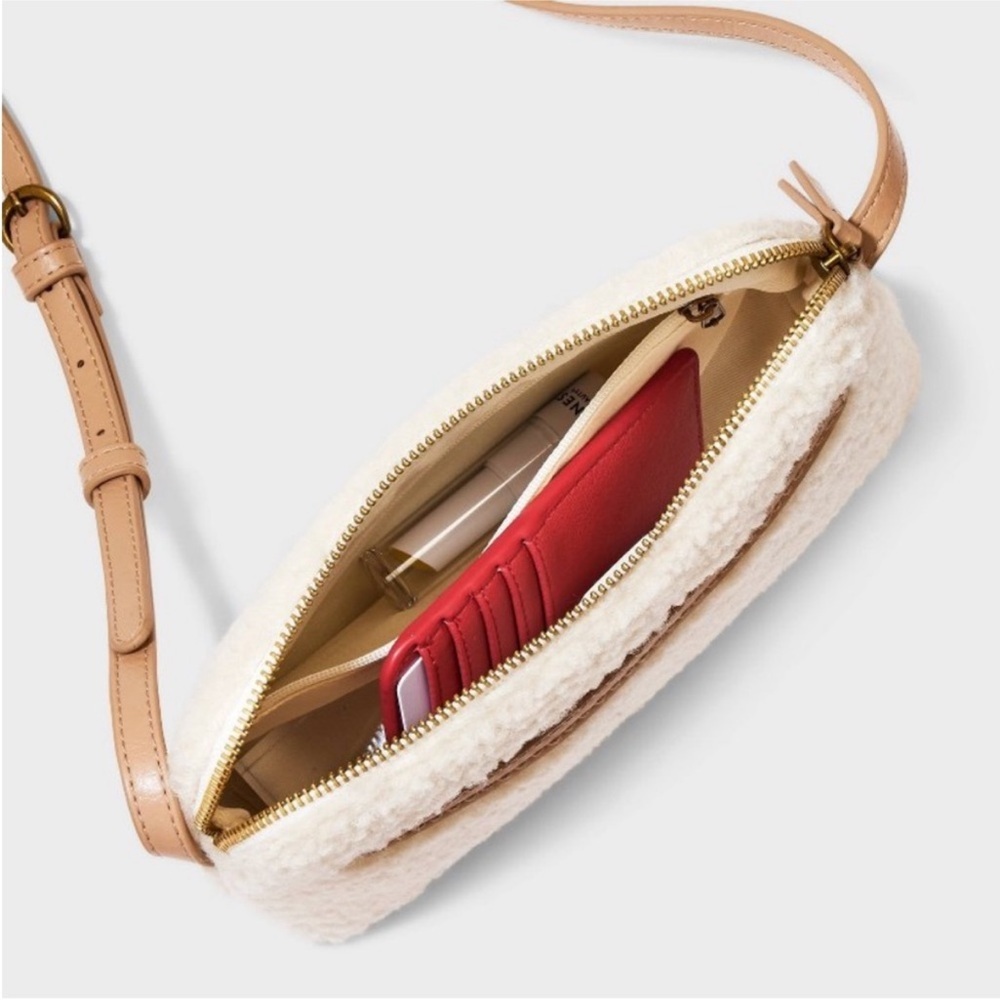 NWT Universal Thread Crossbody Bag Addison Cream Sherpa Tan Vegan Leather Zipup - Picture 2 of 16